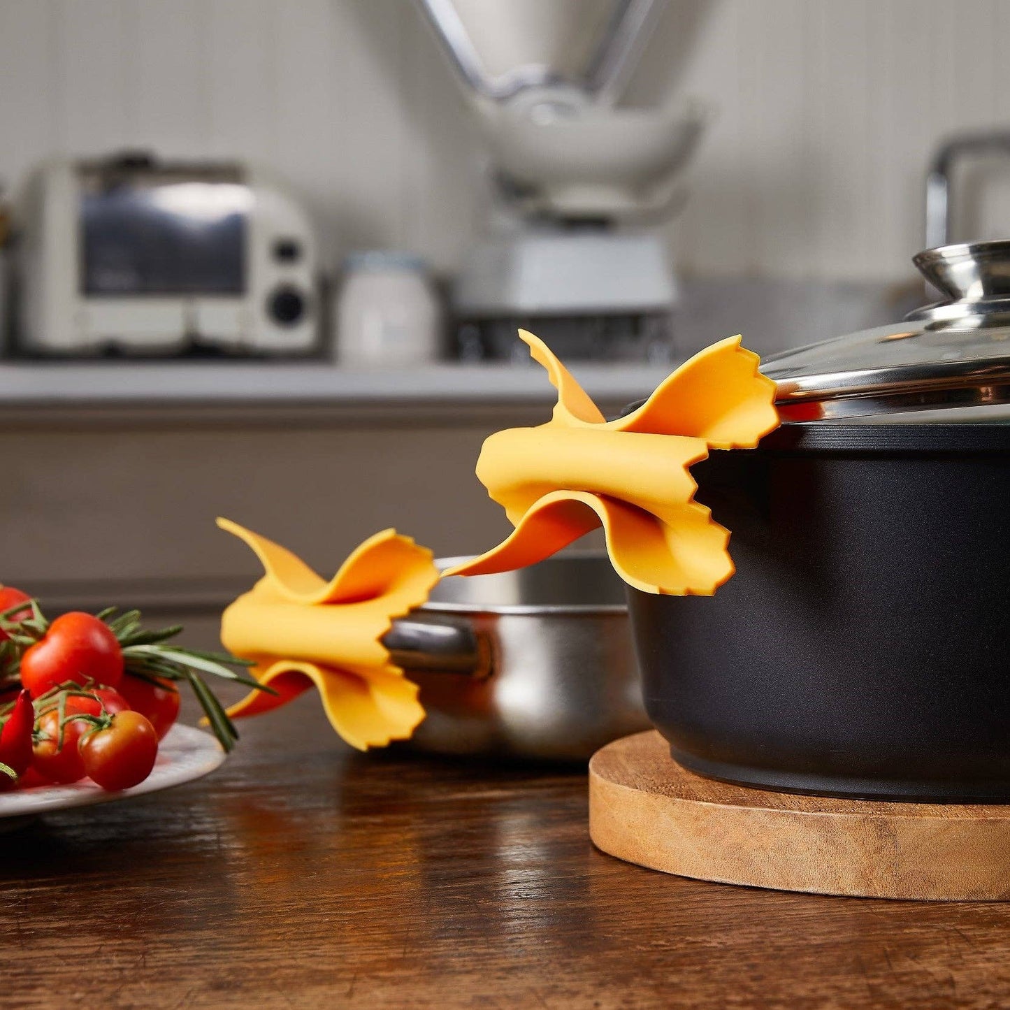 Pasta Shaped Pot Grips | Farfalloni