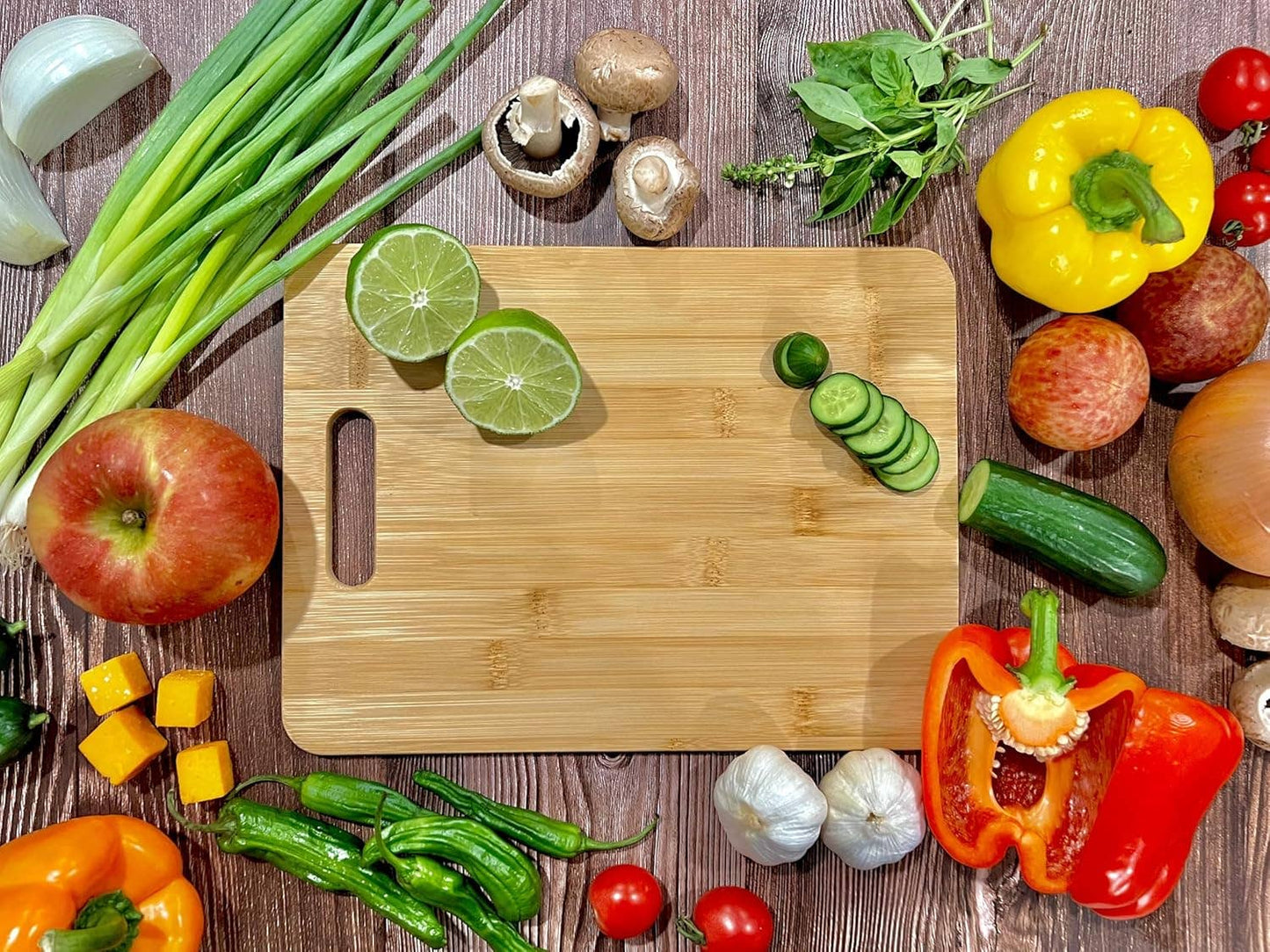 Bamboo Cutting Board with Handle: 12"x9"